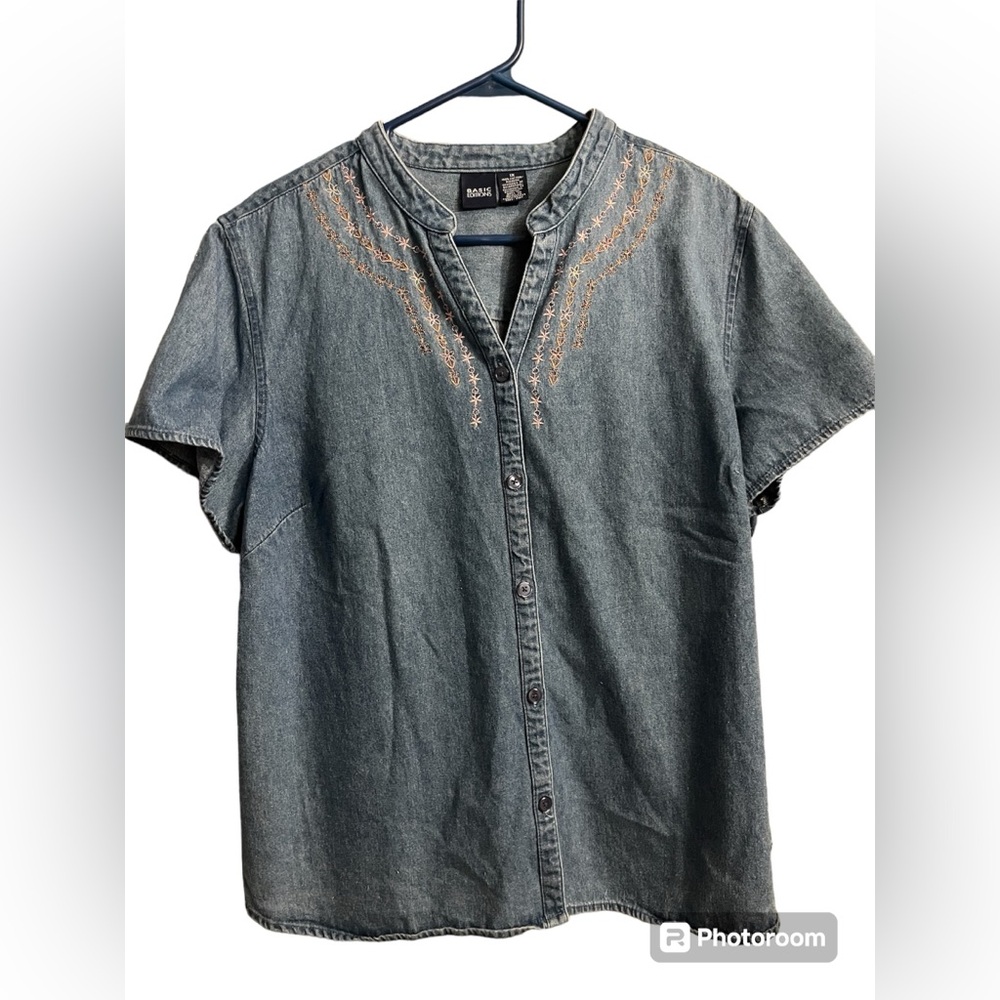 Vintage denim short sleeved embroidered top v neck fitted cotton size 1x